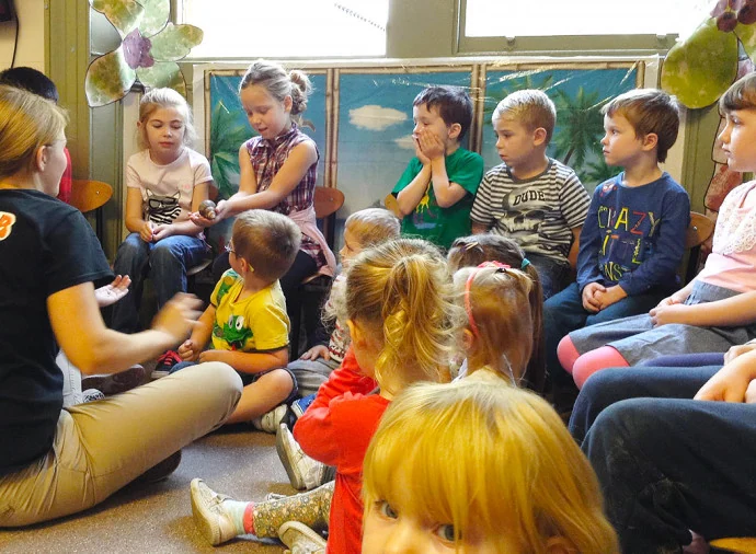 Children discovering and learning together